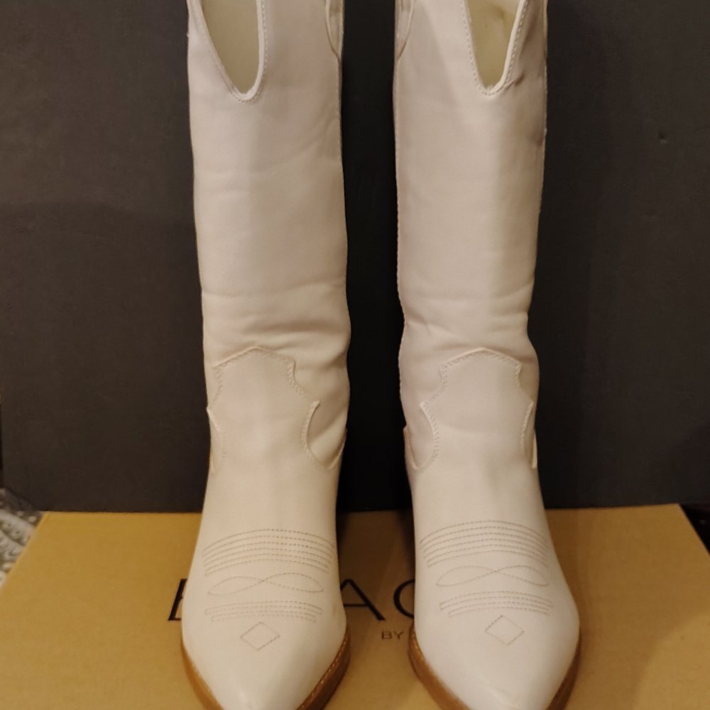 Chic White Leather Heeled Western Boots